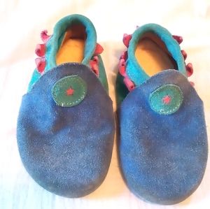 Sofstar leather slippers, classroom shoes, size 11
